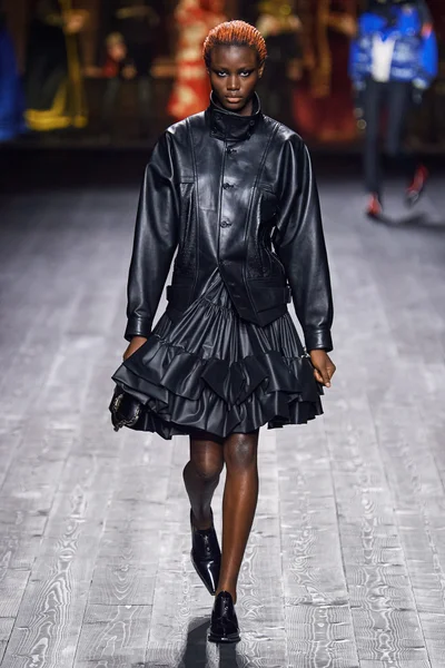 Look 5